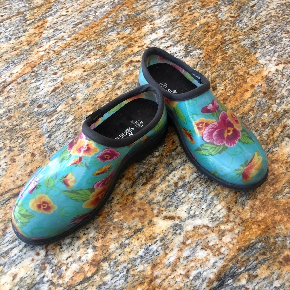 Sloggers waterproof clogs - size 8